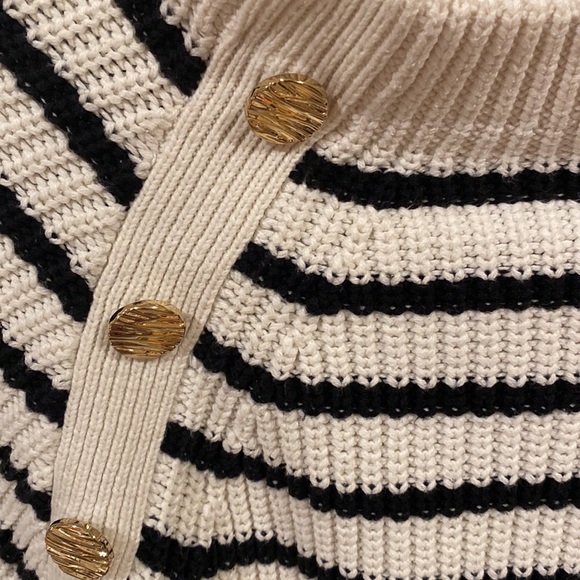 Large fancy knit sweater - Picture 2 of 5